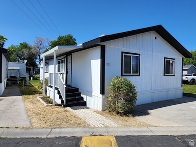 Move in ready double-wide home is now available in West Valley - photo 15