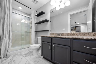 Incredible 6th floor home in the highly desirable 222 Glenwood! - photo 18