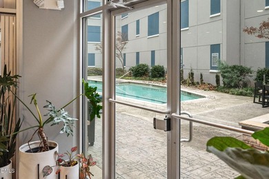 Incredible 6th floor home in the highly desirable 222 Glenwood! - photo 29