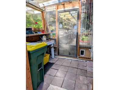 Welcome to this well-maintained 1,410-square-foot home nestled - photo 36