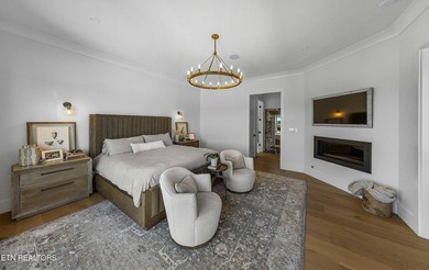 Every detail has been considered in this lakefront estate in - photo 13
