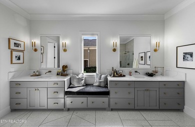 Every detail has been considered in this lakefront estate in - photo 14