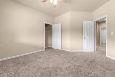 Great 3 bed,2 bath with views of the mountains and open area. It - photo 16