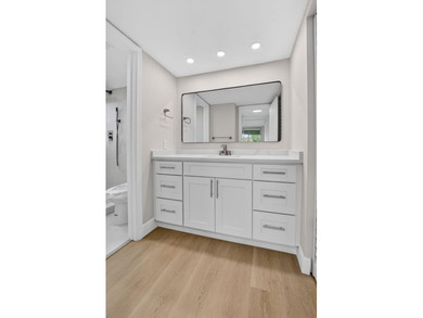 Beautifully updated corner unit in sought-after Boca Barwood! - photo 24