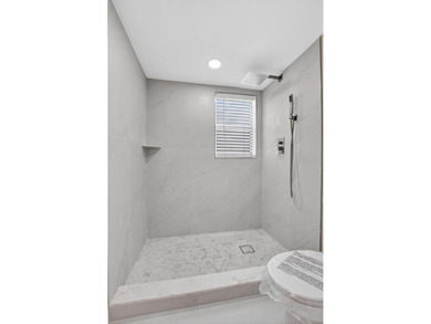 Beautifully updated corner unit in sought-after Boca Barwood! - photo 25