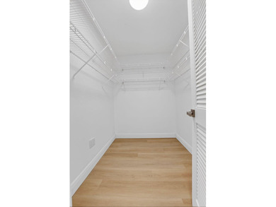 Beautifully updated corner unit in sought-after Boca Barwood! - photo 26