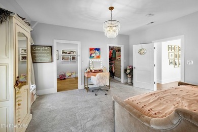 Every detail has been considered in this lakefront estate in - photo 28