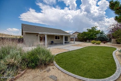 Great 3 bed,2 bath with views of the mountains and open area. It - photo 28