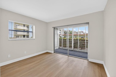 Beautifully updated corner unit in sought-after Boca Barwood! - photo 28