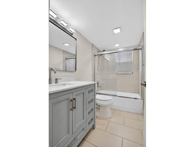 Beautifully updated corner unit in sought-after Boca Barwood! - photo 32