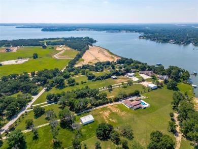 This (+-) 4.25 acre Eagle Mountain Lake estate is back and - photo 3
