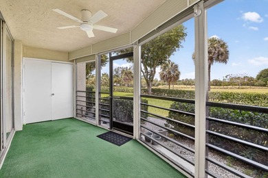 Beautifully updated corner unit in sought-after Boca Barwood! - photo 34