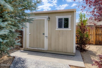 Great 3 bed,2 bath with views of the mountains and open area. It - photo 35