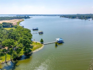 This (+-) 4.25 acre Eagle Mountain Lake estate is back and - photo 5