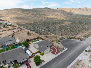 Great 3 bed,2 bath with views of the mountains and open area. It - photo 42