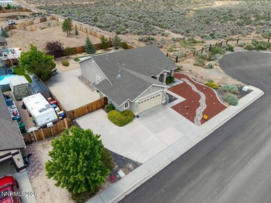 Great 3 bed,2 bath with views of the mountains and open area. It - photo 43