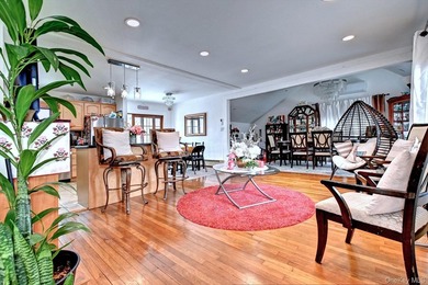 UPDATED SPACIOUS CAPE , 4 BEDROOMS 2 BATHROOMS, EAT IN KITCHEN - photo 8