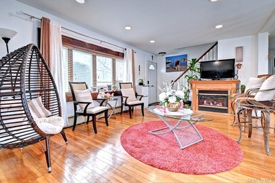 UPDATED SPACIOUS CAPE , 4 BEDROOMS 2 BATHROOMS, EAT IN KITCHEN - photo 9