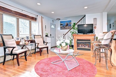 UPDATED SPACIOUS CAPE , 4 BEDROOMS 2 BATHROOMS, EAT IN KITCHEN - photo 10