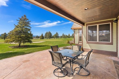 Overlooking the Eagle Bend Golf Course, this beautifully - photo 18