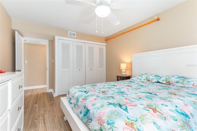 RESORT STYLE LIVING-UPDATED FULLY FURNISHED SPACIOUS CORNER - photo 19