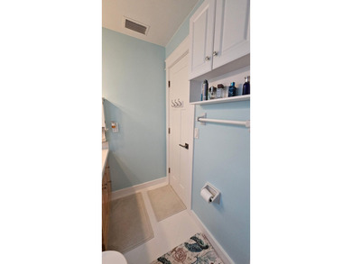 Welcome to 128 Banyan Circle, a meticulously maintained - photo 24