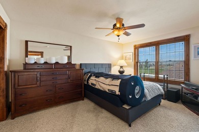 Overlooking the Eagle Bend Golf Course, this beautifully - photo 27