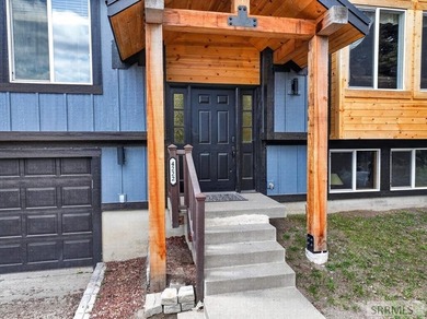 Fully furnished cabin on the Island Park Village Golf Course - photo 3