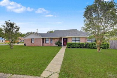 Welcome to this spacious and inviting 3-bedroom, 2-bath home - photo 4