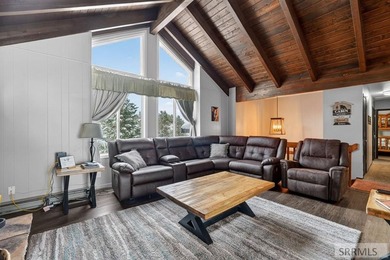 Fully furnished cabin on the Island Park Village Golf Course - photo 5