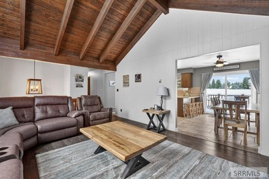 Fully furnished cabin on the Island Park Village Golf Course - photo 6