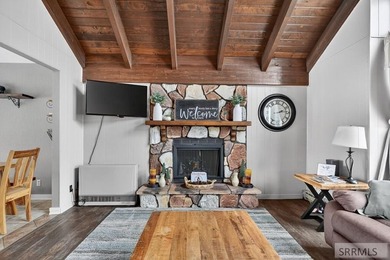 Fully furnished cabin on the Island Park Village Golf Course - photo 7