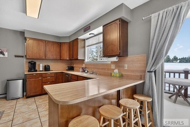 Fully furnished cabin on the Island Park Village Golf Course - photo 10