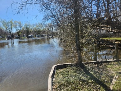 Here's your chance to own your piece on the Fox River! A total - photo 4