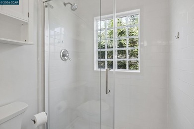 Rare Investment / Live-in Opportunity! A charming and highly - photo 13