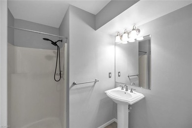 Move-in ready and ideally located in the heart of Chesapeake! - photo 13