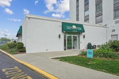 Great starter unit, great location, great view and priced to - photo 17