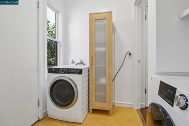 Rare Investment / Live-in Opportunity! A charming and highly - photo 18