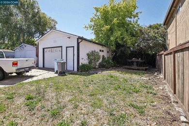 Rare Investment / Live-in Opportunity! A charming and highly - photo 20