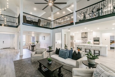 Exquisite Lakeside Luxury in the Resort at Eagle Mountain Lake - photo 1