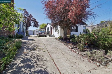 Rare Investment / Live-in Opportunity! A charming and highly - photo 23