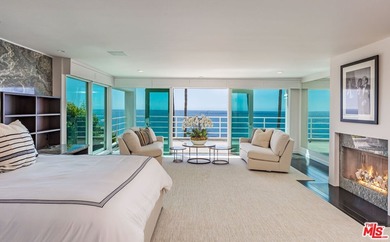 Set against the cinematic backdrop of Malibu's sparkling - photo 23