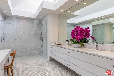Set against the cinematic backdrop of Malibu's sparkling - photo 26