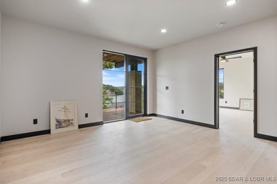 Stunning new modern home with breathtaking views located in Linn - photo 34
