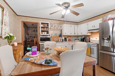 SELLER OFFERING $2,000 IN CLOSING COSTS. 3-bedroom, 2-bath brick - photo 8