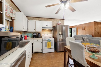 SELLER OFFERING $2,000 IN CLOSING COSTS. 3-bedroom, 2-bath brick - photo 9