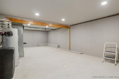 Stunning new modern home with breathtaking views located in Linn - photo 40