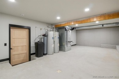 Stunning new modern home with breathtaking views located in Linn - photo 41