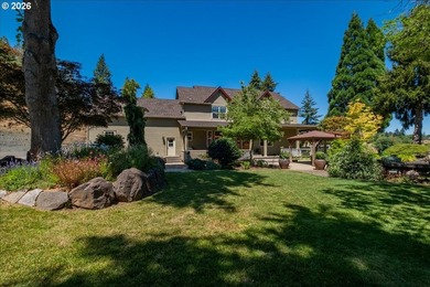 Exceptional 42+/- acre luxury estate featuring a custom - photo 4