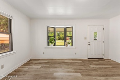 Rare opportunity to own a beautifully renovated home on a - photo 8